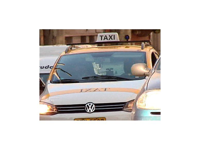 Taxis piden subir la tarifa tras acuerdo por aumento de sueldos