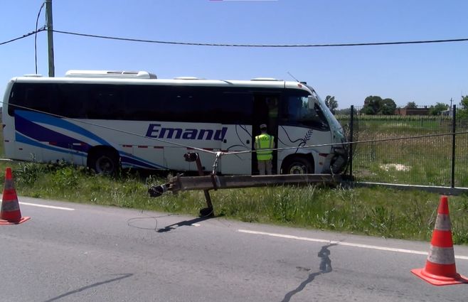 micro-con-escolares-accidente-omnibus.jpg