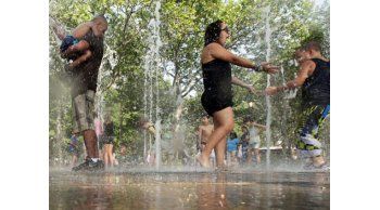 Lluvias escasas buscan aliviar un viernes con calor sofocante