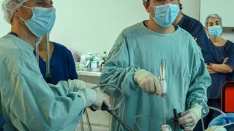 se hizo la primera transposicion de utero en el pais, para preservar fertilidad en paciente con cancer