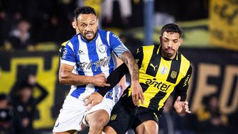 penarol no pudo con cerro largo y empato 1-1 en su visita al ubilla por el torneo intermedio