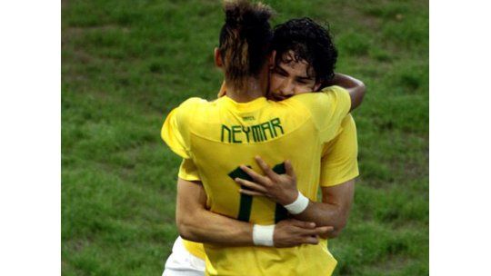 Brasil le ganó a Ecuador y se quedó con el Grupo B