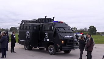 interior entrego vehiculo blindado a guardia republicana para reforzar patrullaje en malvin norte