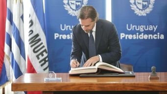 lacalle pou llego al pais y esta tarde se reune con socios de coalicion y con oposicion
