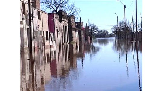 Bajó el agua en Paysandú, pero más de 1.000 siguen evacuados