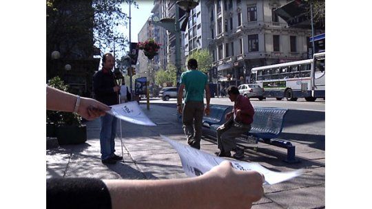 Discapacitados visuales realizaron una movida en el centro