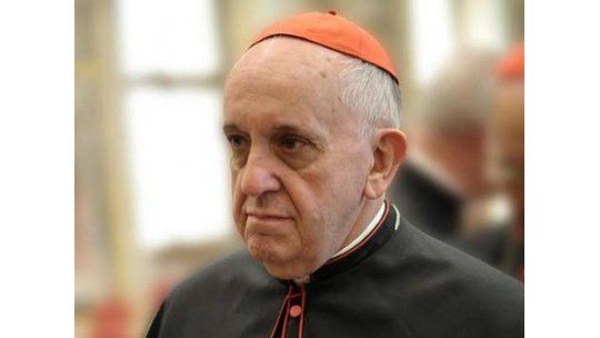 Analista cree que Bergoglio intentará seguir reforma de Benedicto