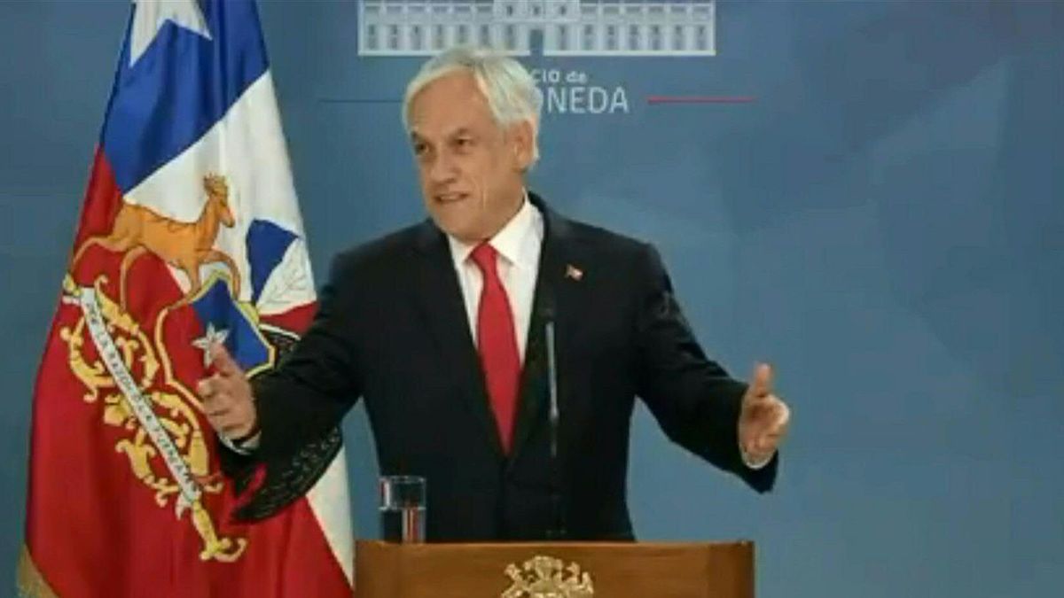 Piñera pidió perdón y anunció paquete de medidas sociales para acallar protestas