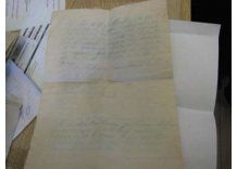 Hallan centenario mensaje en una botella en liceo de Florida