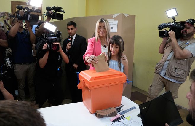 Valeria Ripoll votó en la tarde de este domingo. Foto: Foco UY