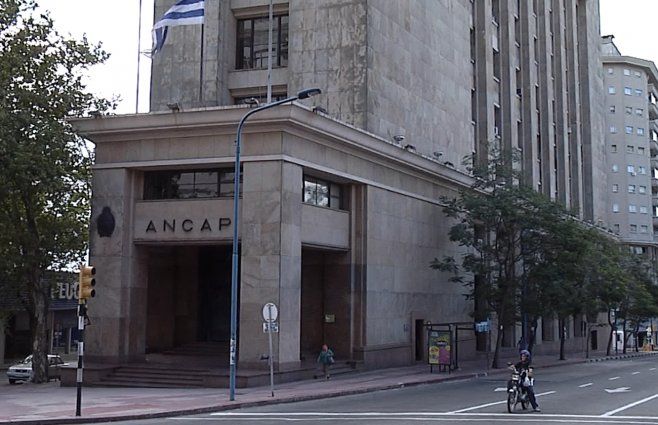 Edificio central de Ancap en Montevideo.