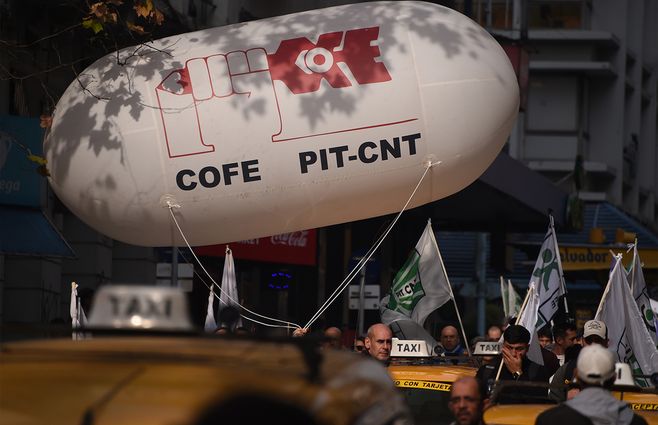 cofe-marcha-centro-manifestacion-Dante-Fernandez-FocoUy.jpg