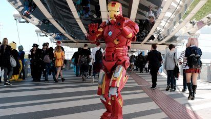 llamen a the avengers: se robaron el traje de iron man