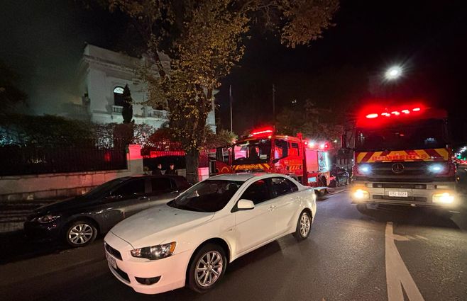 principio-de-incendio-en-embajada-de-rusia-foto-martin-abreu.jpg