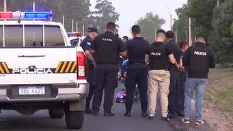 intento de rapina: policia de particular fue interceptado por delincuentes que le exigieron llaves de la moto; saco el arma y disparo