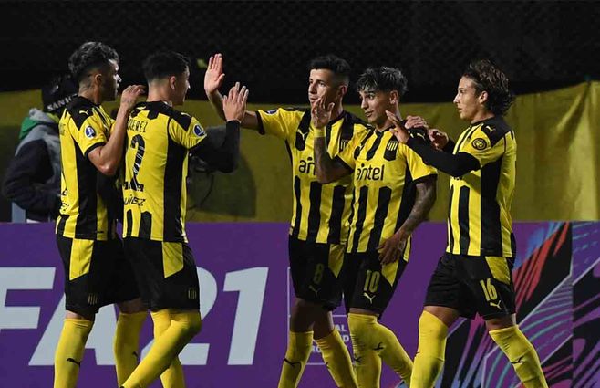 PEÑAROL-SUDAMERICANA.jpg