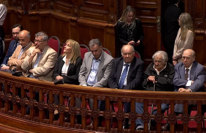 homenaje-astori-parlamento.jpg
