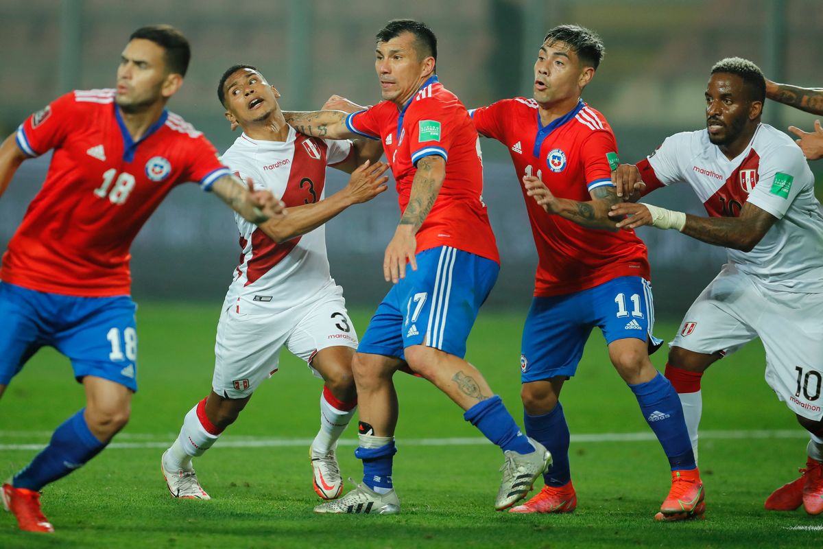 Perú venció a Chile 2 a 0 y sueña con ir al Mundial de Catar