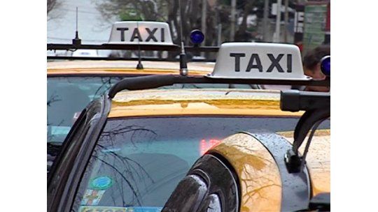 Trabajadores del taxi paran desde las 16.00 horas