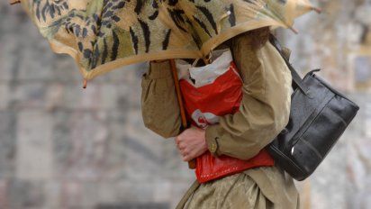 alerta naranja y amarilla por tormentas y lluvias intensas afecta a gran parte del pais
