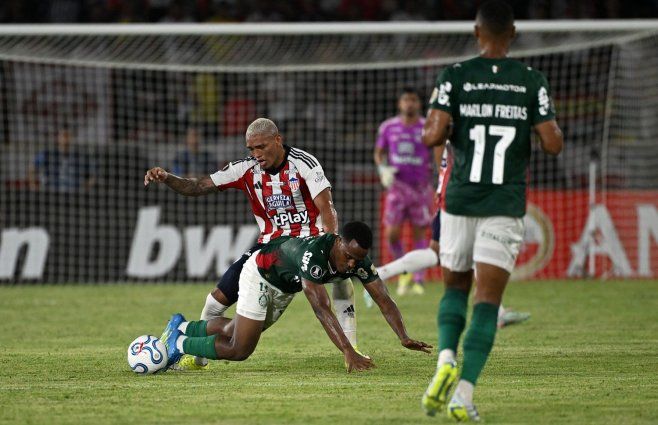 Foto: AFP. Junior vs. Palmeiras por Copa Libertadores el 8 de abril de 2026.