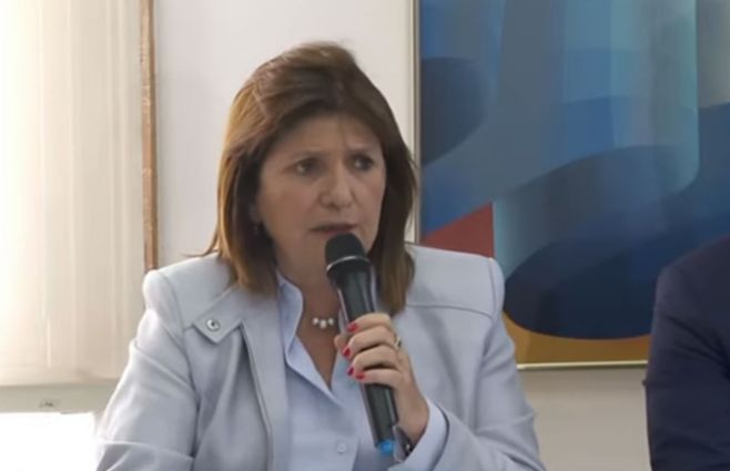 Patricia Bullrich en conferencia de prensa: Foto: captura de pantalla del canal TN de Argentina.