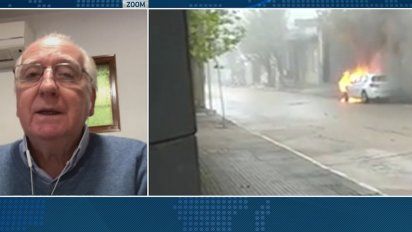 vecino de durazno dejo que su auto se incendiara para no perder su lugar en la vacunacion