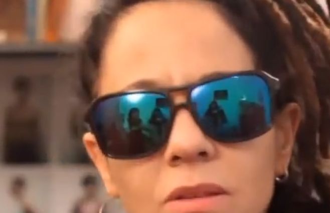 María Paz Ferreyra tiene 43 años y hace once abandonó su trabajo como psicóloga para trabajar como artista.