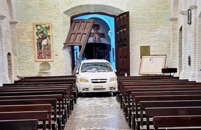 iglesia-san-carlos-auto.jpg