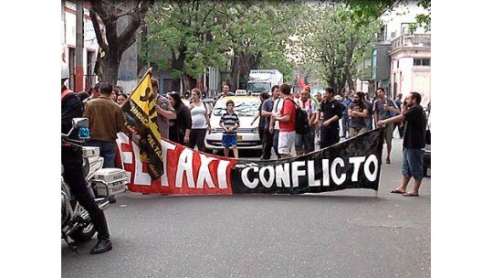 Se levantó el paro de taxis; desde las 20 la actividad es normal