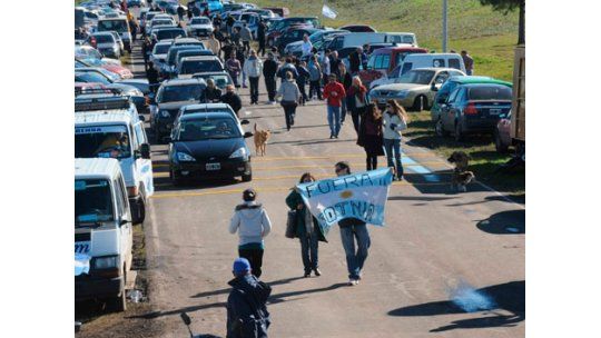 Armada impedirá desembarco de manifestantes en costas uruguayas
