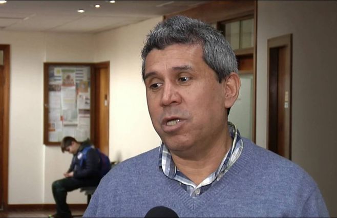 Ram&oacute;n Ru&iacute;z, director en representaci&oacute;n de los trabajadores, est&aacute; en minor&iacute;a en la votaci&oacute;n, se&ntilde;ala El Pa&iacute;s.