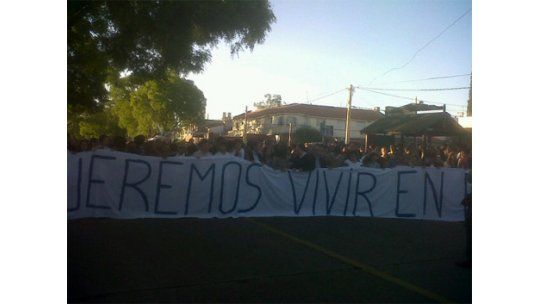 Multitudinaria marcha en Carrasco reclamó por más seguridad