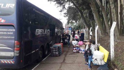 siete omnibus procedentes de rio grande del sur llegaron hoy a rivera