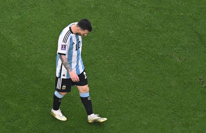 Messi-cabeza-gacha-Argentina-Arabia-AFP.jpg