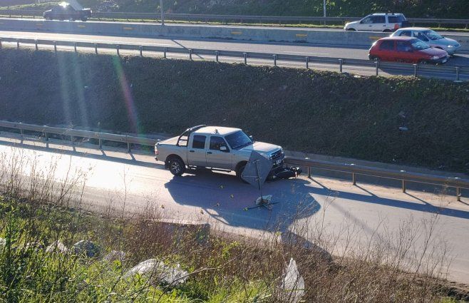 La camioneta a la que dispararon en el barrio Maracaná. Foto: Sebastián Giovanelli.&nbsp;