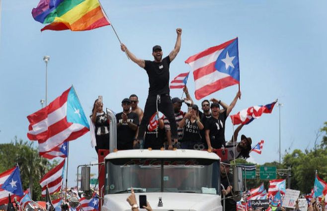 Ricky Martin lidera las protestas. Fue uno de los personajes ridiculizados en los chats del gobernador