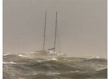 Catamarán llegó al puerto y sus tripulantes salieron ilesos