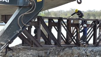 experto sobre puente de la barra: creemos que en estos dias salvamos la estructura del colapso 