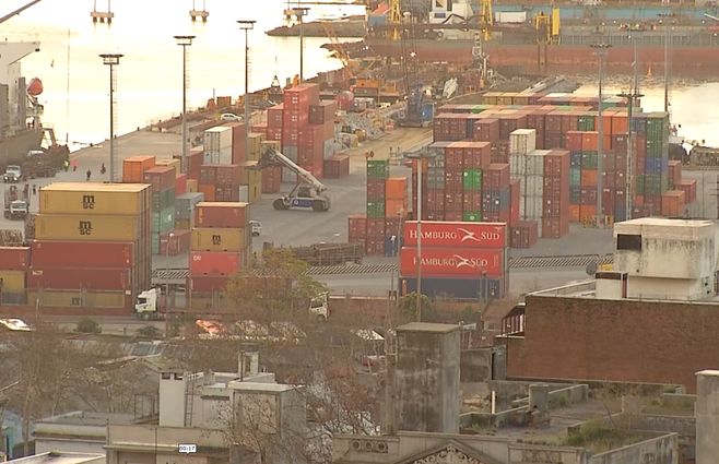 Puerto de Montevideo, investigan origen de la cocaína incautada.