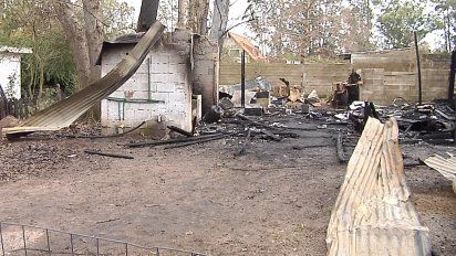 investigan incendio con perdidas totales en la casa de un policia en neptunia