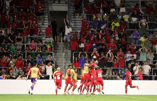 Foto: AFP. Festejo de jugadores de Panamá, tras pasar a cuartos de Copa América.