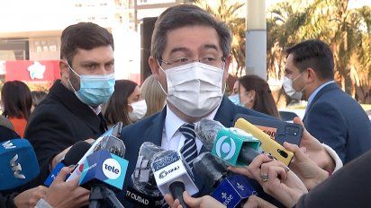 directora del hospital de young nego ejercer presiones para vacunar fuera de agenda