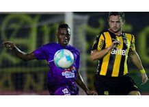 Peñarol ganó 2 a 0 a Delfín de Ecuador preparando los clásicos del 22 y 26