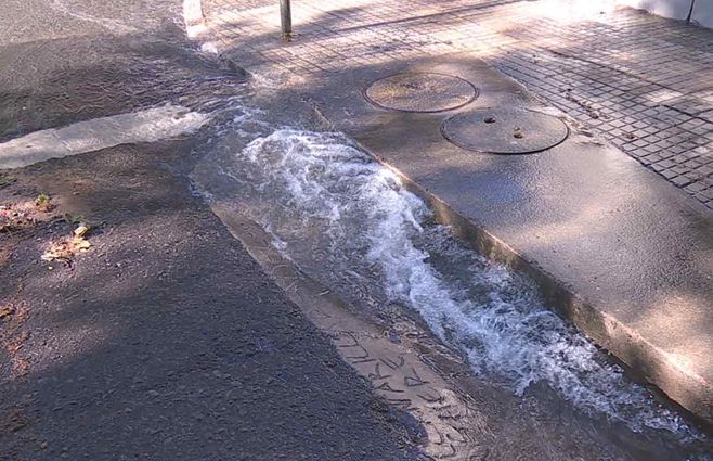 Este miércoles la intendencia informó que a través del 092250260 recibe información sobre pérdidas de agua.