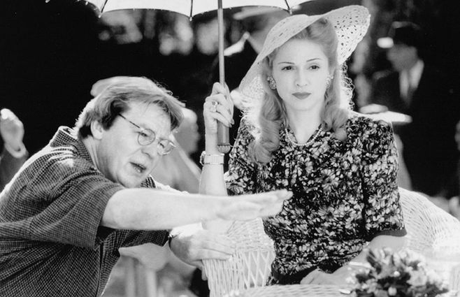 Alan-Parker-Madonna-Evita-Hollywood-Pictures.jpg