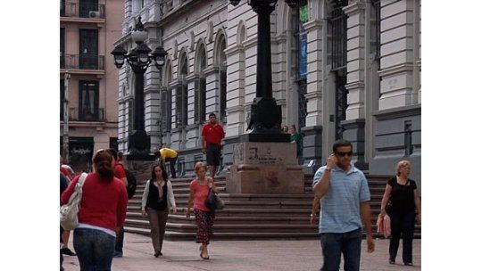 Dos personas sospechosas por explosivo en la Universidad