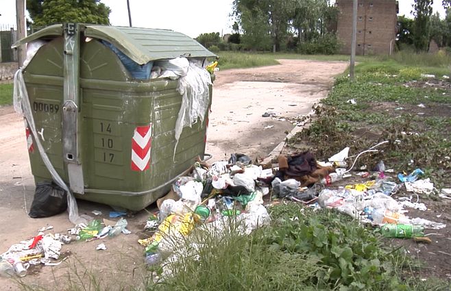basura-contenedores-paro-adeom.jpg