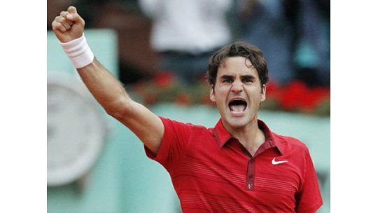 Federer venció a Djokovic y se mide con Nadal en la final