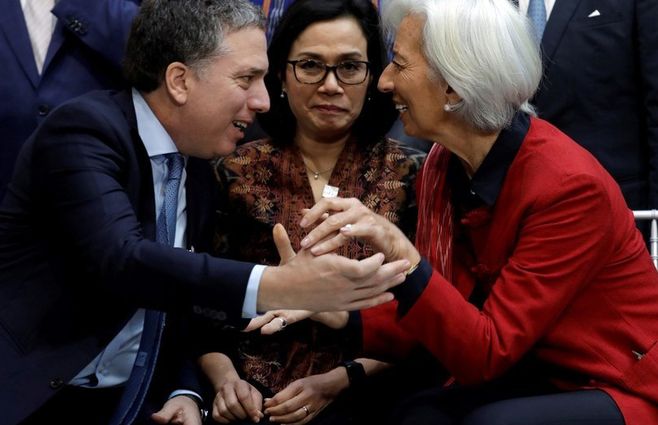 El ministro de Hacienda Dujovne y la presidenta del FMI Christine Lagarde en Washington